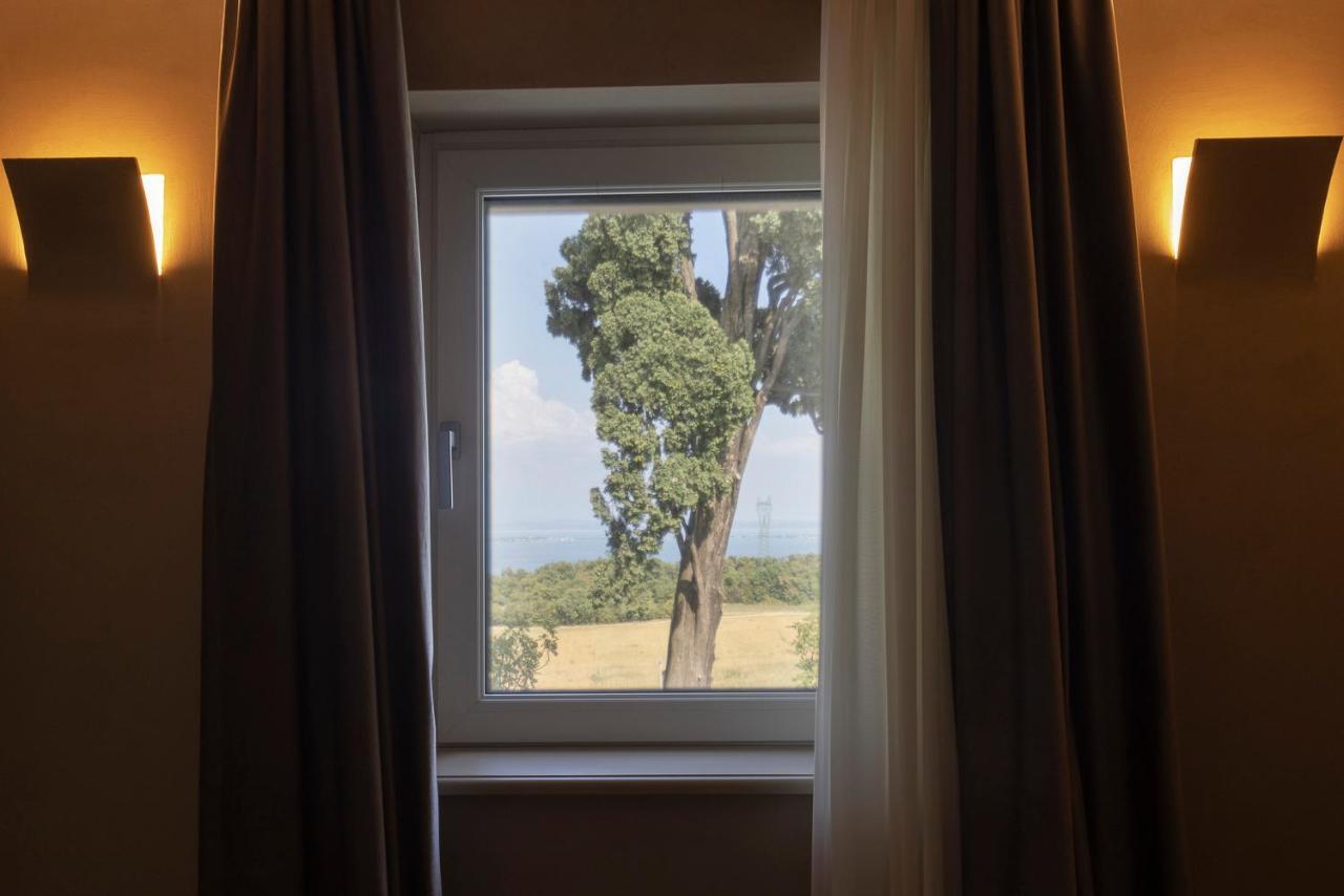 Eremus Relais Aparthotel Lonato Exterior photo